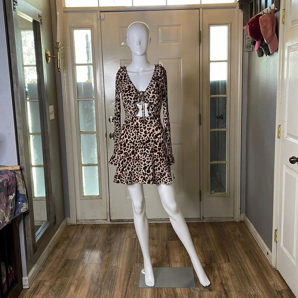 For Love & Lemons Leo Keyhole Silk Blend Cheetah Print Long Sleeve Dress NWT XS - Picture 3 of 10